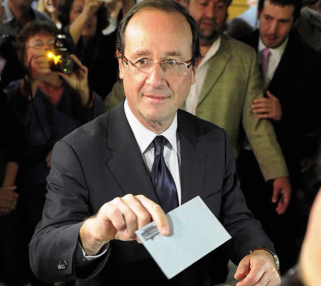 Franois Hollande bei der Stimmabgabe  | Foto: DPA