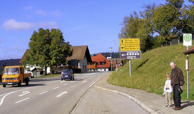 Eine Tempobeschrnkung auf der L 152 n...erger von der nchsten Verkehrsschau.   | Foto:  WOLFGANG ADAM