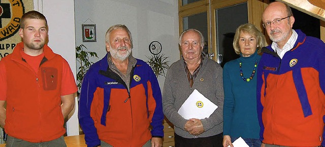Geehrt wurden bei der  Bergwacht  Todt... und  Manfred Maier (2. von links).     | Foto:  Hans-Dieter Folles