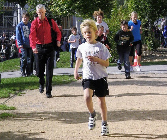 Fr verschiedene Projekte waren FES-Sc...ponsorenlauf am Herbstfest unterwegs.   | Foto: Katharina Wannenmacher