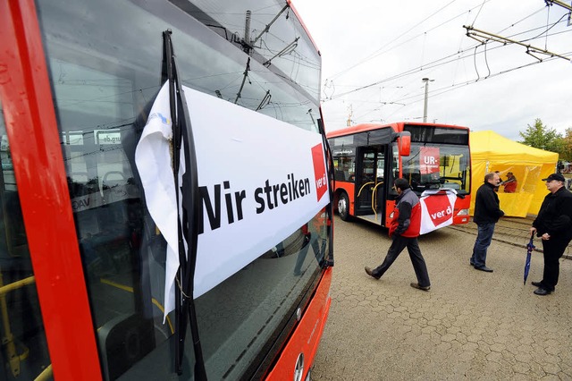 Geht es nach den Einzelhndlern, stehe...Streik nicht alle Busse der VAG still.  | Foto: Ingo Schneider