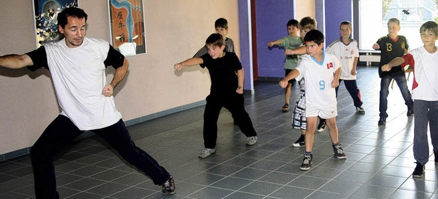 Bei den Projekttagen der Wiesentalschu...unter anderem eine Karate-Vorfhrung.   | Foto: Fabry