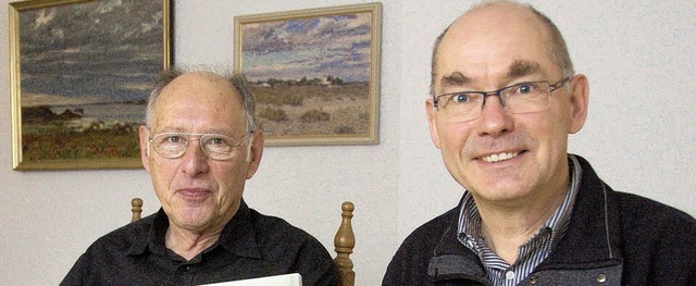 Werner Hagenbach und Uwe Khl (von lin...beiten an den neuen Tagebuchblttern.   | Foto: Fillisch