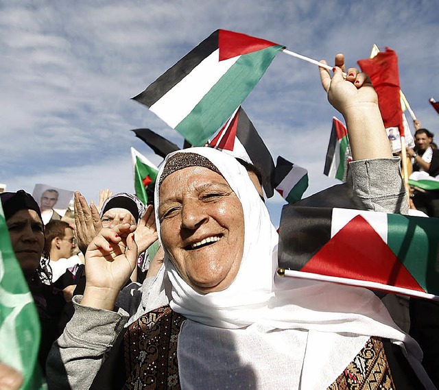 Frauen im Gazastreifen feiern die Freilassung von Palstinensern.  | Foto: AFP