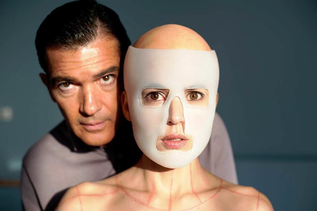 Der Schnheitschirurg und seine Skulptur: Antonio Banderas, Elena Anaya   | Foto: Tobis