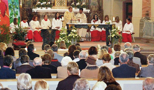 Alle Kirchenbnke waren besetzt beim Patrozinium in Hofweier.   | Foto: renate tebbel