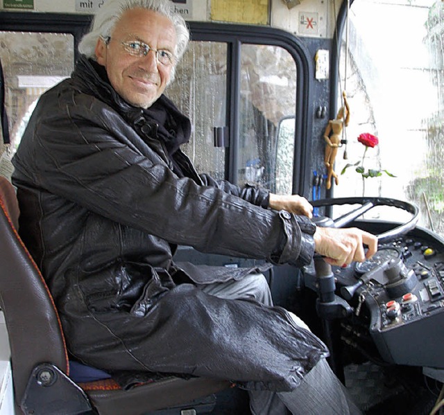 Seit 10 Jahren am Steuer: Omnibusfahrer Werner Kppers.  | Foto: Gerhard Walser