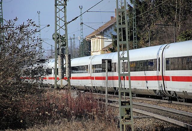 Inzwischen wird auch  in Haltingen am 3. und 4. Gleis gebaut.   | Foto: Lauber