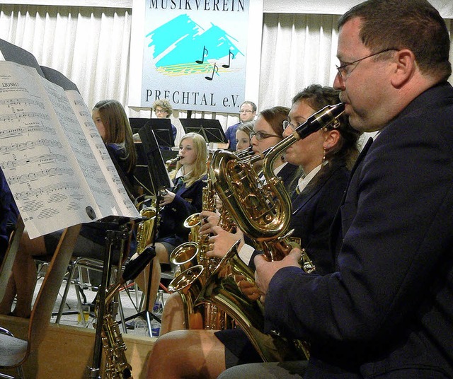 Historisch: Die Stadtmusik Elzach auf der Konzertbhne in Prechtal.   | Foto: kurt meier