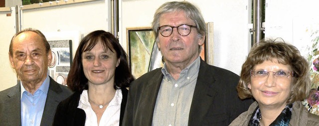 Die Kunstschaffenden Ernst Sutter, Kar...aas und Silvia Cipra-Krey (von links)   | Foto: georg diehl