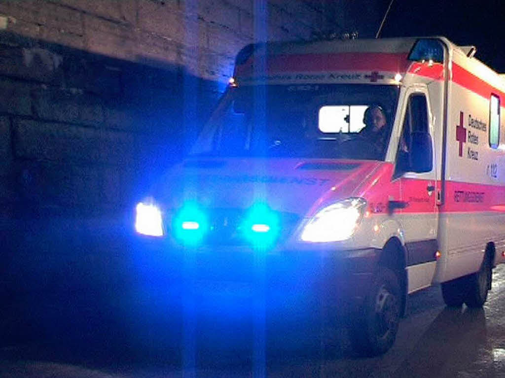 Auto rast in Lastwagen - Fahrer schwer verletzt