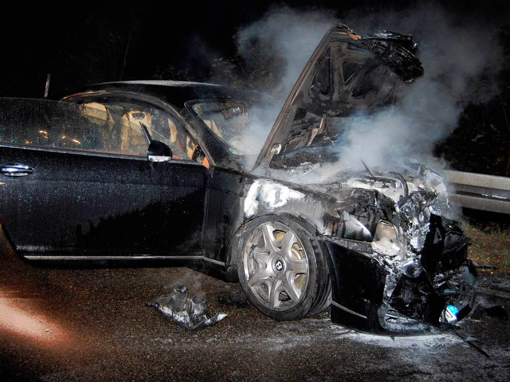 Auto rast in Lastwagen - Fahrer schwer verletzt