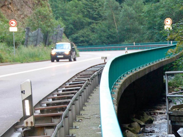 Auf der B31 stehen Sanierungsarbeiten auf der Hhe des Hirschsprungs an.  | Foto: franz Dannecker