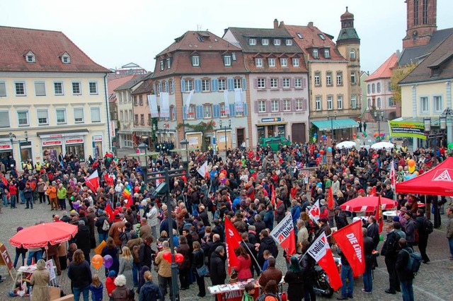 Aus Protest gegen eine von Rechtsradik...stag rund 500 Menschen in Emmendingen.  | Foto: Marius Alexander