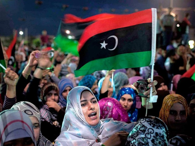 Befreiungsfeier auf dem Friedensplatz in der libyschen Stadt Misrata.  | Foto: dpa