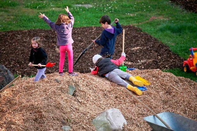 Kinder gestalten eigenes Areal auf der Chrysanthema