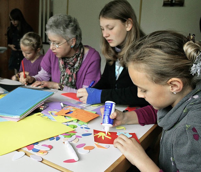 Bastelspa rundete den Nachmittag fr ...der Evangelischen Kirchengemeinde ab.   | Foto: Luisa Denz