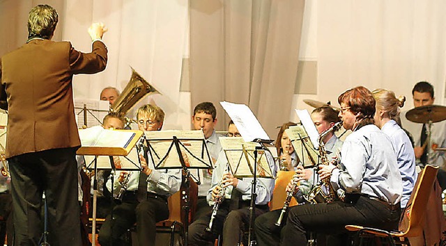 Anspruchsvolle Stcke prsentierten di...rinnen beim Konzert in Allmannsweier.   | Foto: heidi fssel