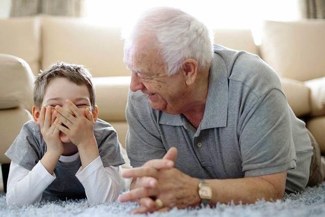 Wenn Opa und Enkel unter Familienproblemen leiden