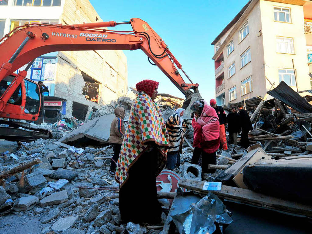 Fotos: Erdbeben in der Ost-Türkei - Panorama - Fotogalerien - Badische