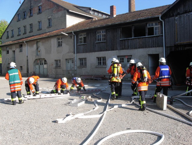 auch  die Menschenrettung per Atemschu...euerwehr und das Rote Kreuz verlassen.  | Foto: Gnter Bank