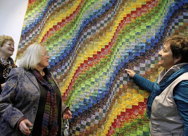 Der Quilt, ein farbenfrohes Kunstwerk   | Foto: Heidi Fssel