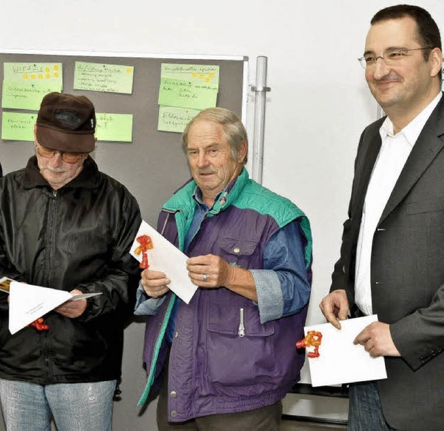 Brgermeister Joachim Schuster berrei...er, Gerhard Kappeler und Frank Zipper.  | Foto: Alexander Anlicker