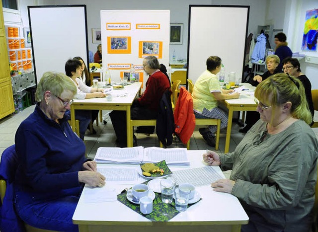 Im Stadtteilbro im Einkaufszentrum Kr...recherratswahl akribisch ausgezhlt.    | Foto: Thomas Kunz