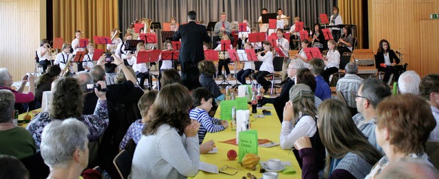 Vor vollbesetzter Halle lieferte auch ...enorchester Proben seines Knnens ab.   | Foto: Cremer