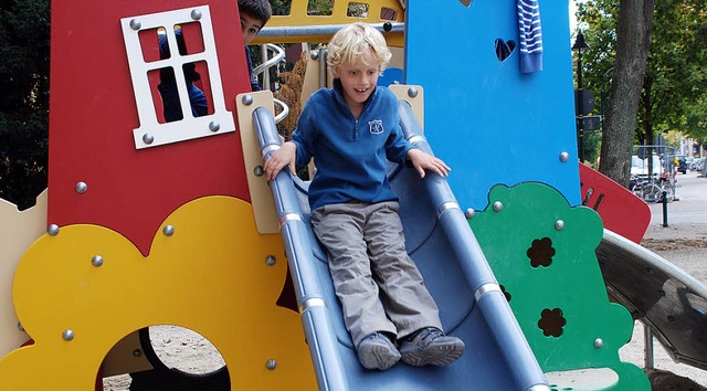 Der Spielplatz vor der Dreifaltigkeits...dieses Jahres komplett saniert worden.  | Foto: Gertrude Siefke