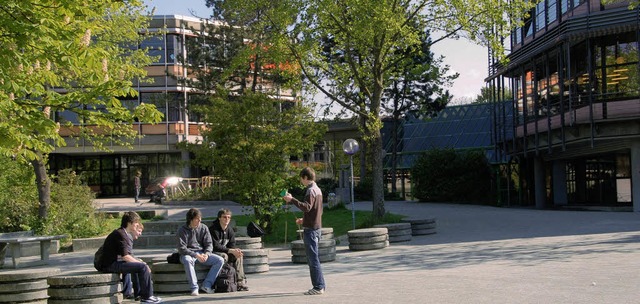Nicht immer geht es so ruhig  am Alber...tzer-Schulzentrum in Gundelfingen zu.   | Foto: Frank Kiefer/Archiv