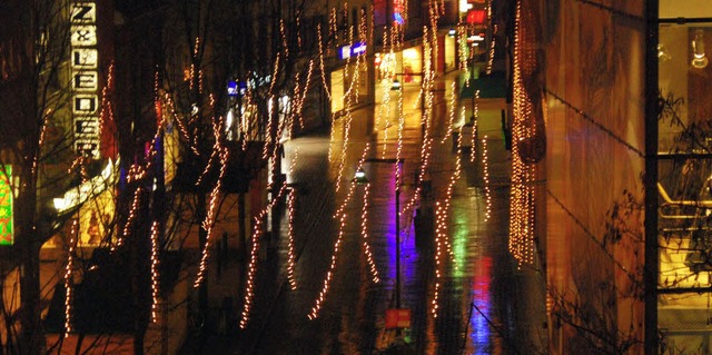 Die Weihnachtsbeleuchtung &#8211; hier... mehr Einzelhndler ziehen jetzt mit.   | Foto: Barbara Ruda