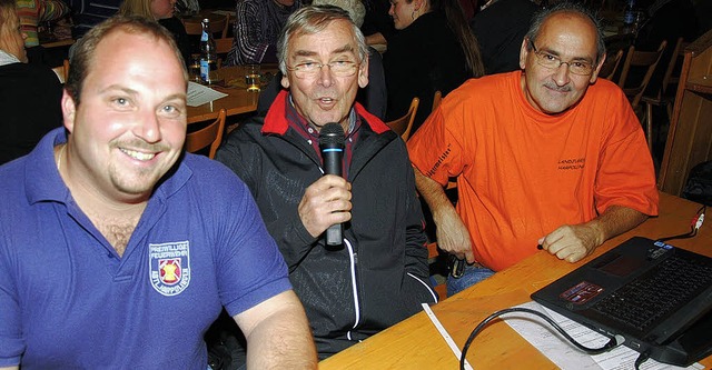 Arno Sibold, Georg Dockhorn und Elmar ...gesslichen Filmabends in Harpolingen.   | Foto: Hans-Walter Mark