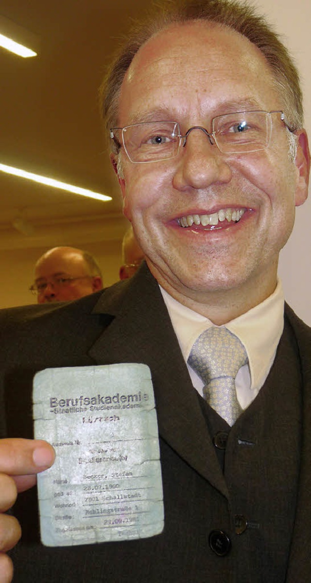 Matrikelnummer 001: Stefan Becker ist der stolze Eigentmer.   | Foto: Claudia Gabler