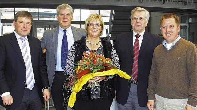 Abschied von Priska Mller (von links)...Mller, Schtzhoff und Bernd Billharz.  | Foto: Hiller