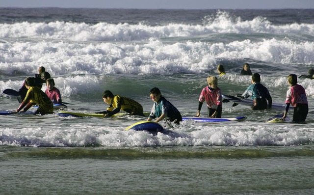 Das Wellenreiten an Cornwalls Kste wa...hin  der Hhepunkt ihres Aufenthalts.   | Foto: Privat