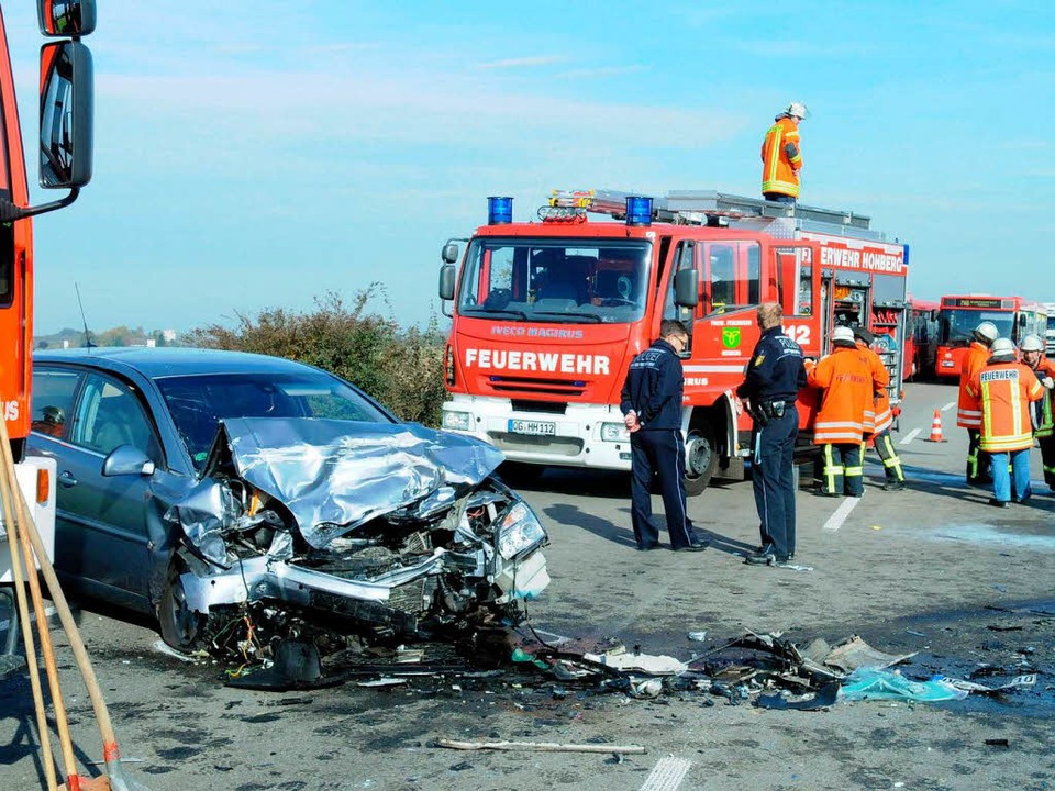 B3 War Voll Gesperrt: Schwerer Unfall Bei Friesenheim - Lahr - Badische ...