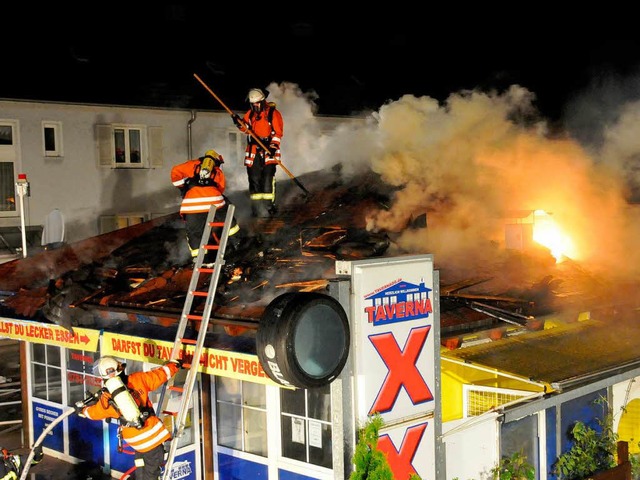 Bei einem Grobrand in Offenburg ist ein Schaden in Millionenhhe entstanden.  | Foto: dapd