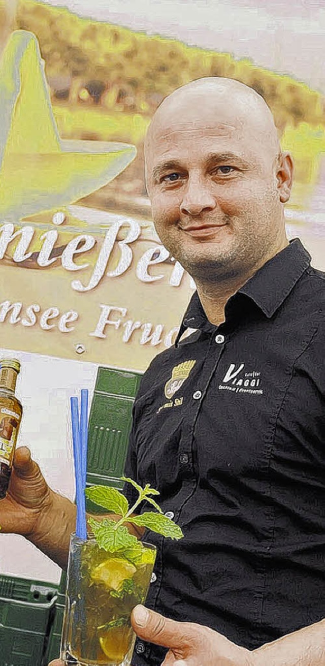 Erim Turkmen mit seiner neuesten Kreat...asis eines Cidre mit Schokoladenaroma.  | Foto: Privat