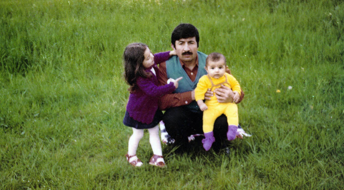 Fatma Sagir (l.) 1977 mit Vater Ahmet ...g &#8222;Willkommen in Almanya!&#8220; 