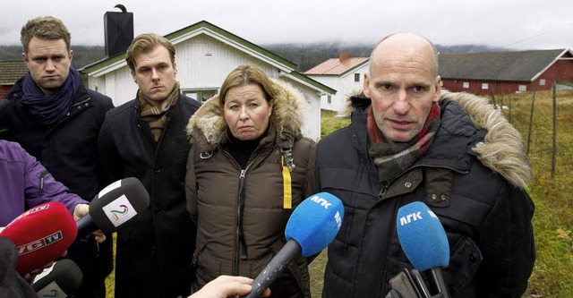 Breiviks Anwalt Geir Lippestad (rechts...er seine Taten vorbereitet haben soll.  | Foto: AFP