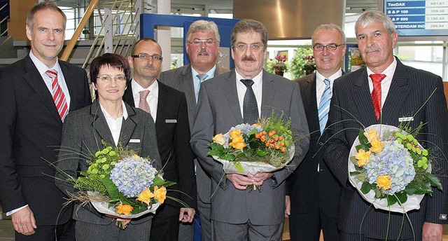 Langjhrige Volksbank Lahr-Mitarbeiter... Thomas Ruff und Jubilar Kurt Ziegler.  | Foto: Voba Lahr
