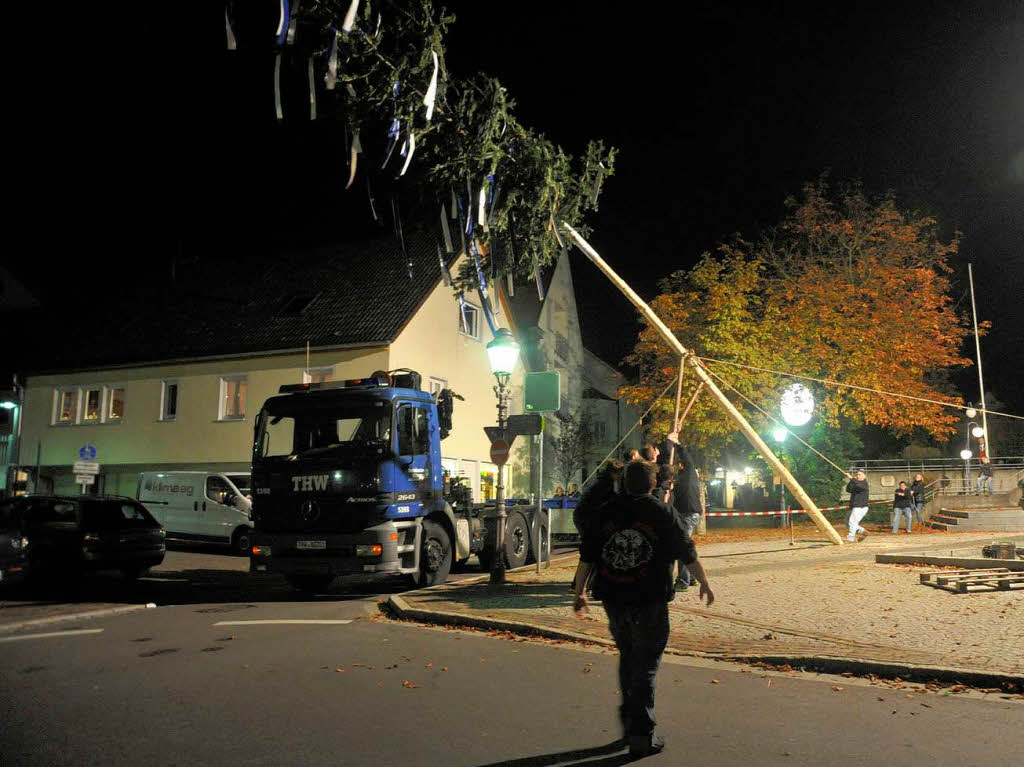 Mllheims neue Rathauschefin Astrid Siemes-Knoblich lie sich feiern, als das Ergebnis feststand. Und hatte eine lange Nacht vor sich...