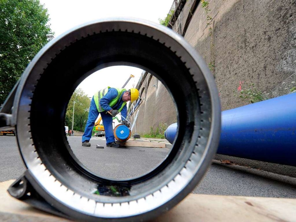 Mal drfen sie verlegt werden, dann wi...rundwassermanagement von Stuttgart 21.  | Foto: dpa