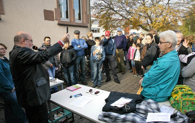 Gleich fllt der Hammer: Auktionator  ...achfrage nach gebrauchten Fahrrdern.   | Foto: hans-Jrgen Hege