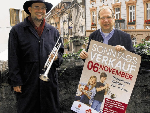 In Tiengen erwarten Eckhard Kopetzki (...nschaft, zahlreiche Trompetenspieler.   | Foto: Neubert