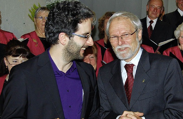 Beim Jahreskonzert der  Breisacher Cho...n seiner Nachfolger Bernhardt Schmidt.  | Foto: hans-jochen voigt