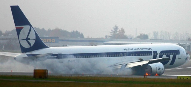 Wie mit einem Segelflugzeug setzte Pil...flugzeugen fliegt er, seit er 16 ist.   | Foto: Fotos: dapd/dpa