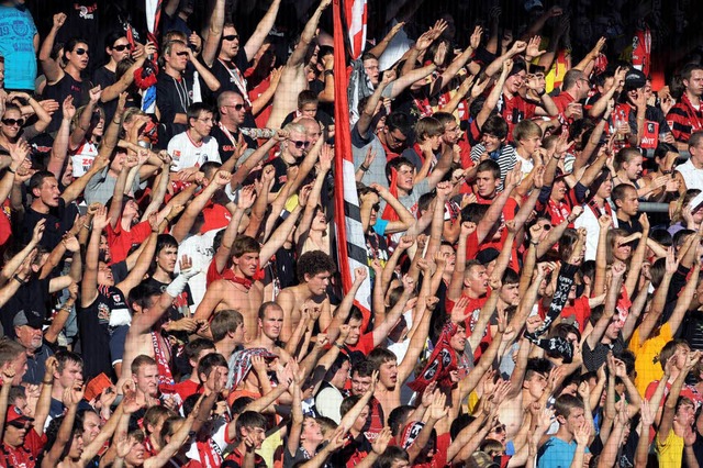 SC-Fans sollen nur mit personalisierte... zum Auswrtsspiel zur TSG Hoffenheim.  | Foto: dpa