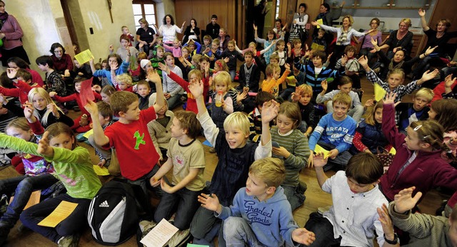 Singen in der Kooperatur stand auf dem Programm der Kindertage am Mnster.   | Foto: Ingo Schneider